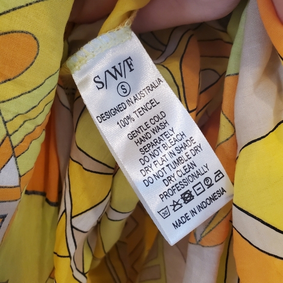 S/W/F Halterneck Poolside Yellow Maxi Dress Size Small - Picture 7 of 12